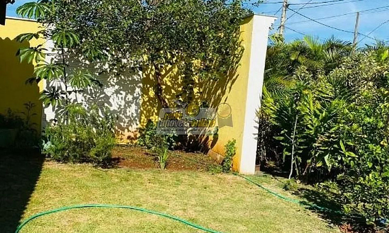 Casa Com 3 Dormitóri...
