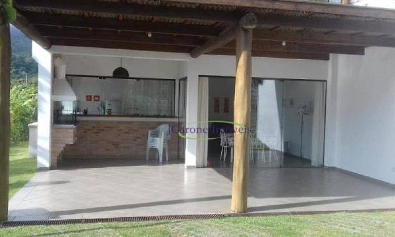 Casa Com 2 Dormitóri...