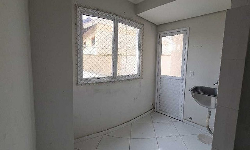 Apartamento Com Saca...