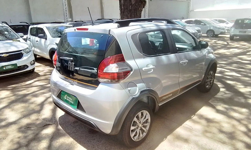 Fiat Mobi Trekking 1...