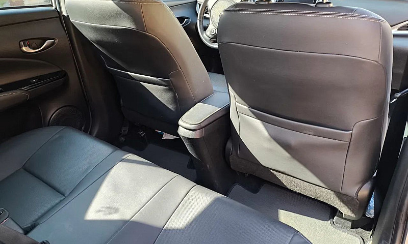 Venda Do Toyota Yari...