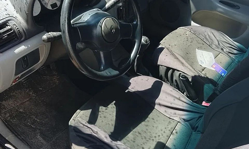 Renault Clio Authent...
