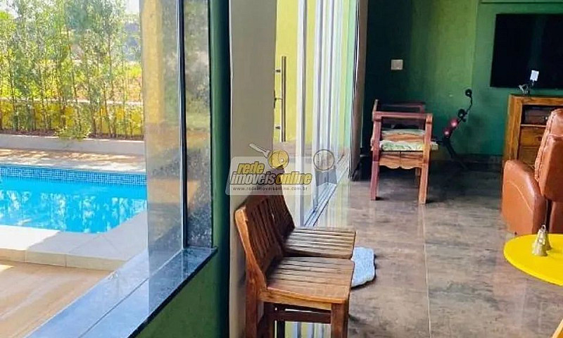 Casa Com 3 Dormitóri...