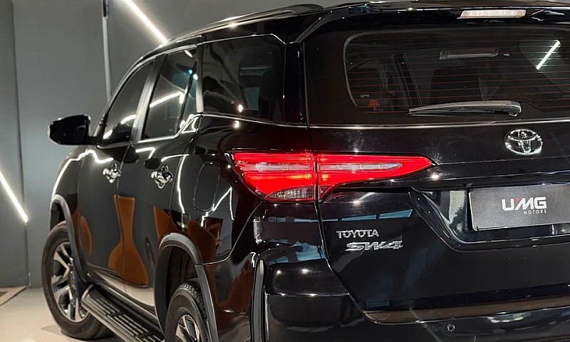 Toyota Hilux Sw4 Srx...