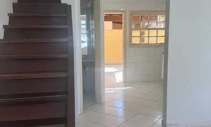 Casa De Condomínio P...