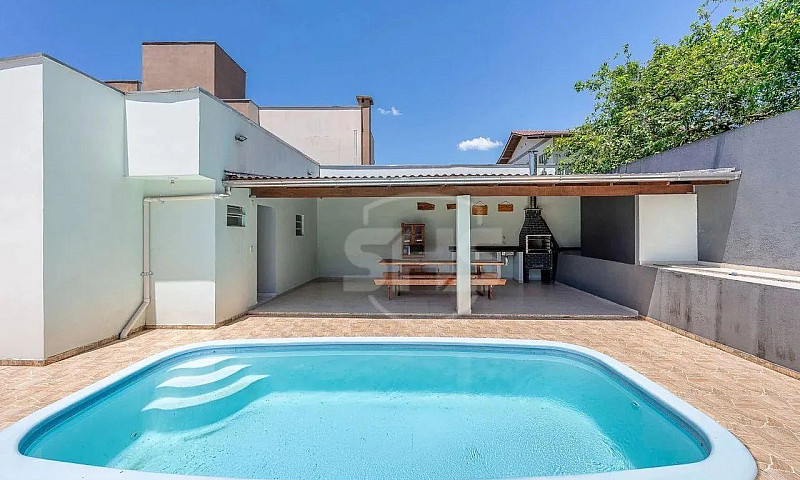 Casa Com 4 Dormitóri...