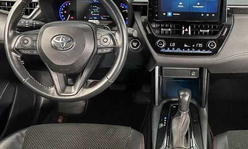 Toyota Corolla Cross...