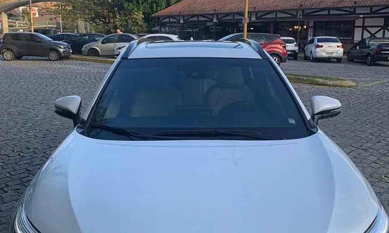 Toyota Corolla Cross...