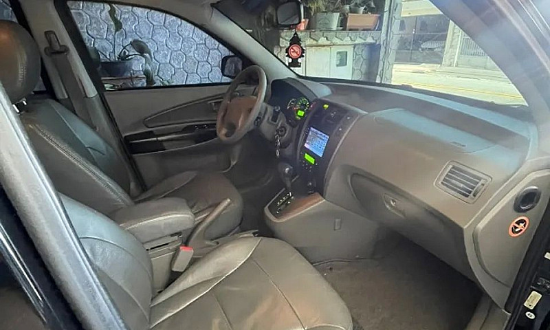 Hyundai Tucson 2.7 M...