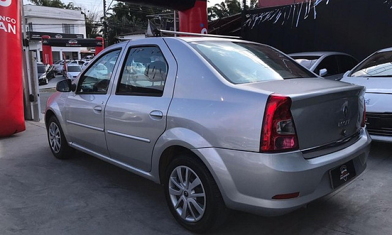 Renault Logan Expres...
