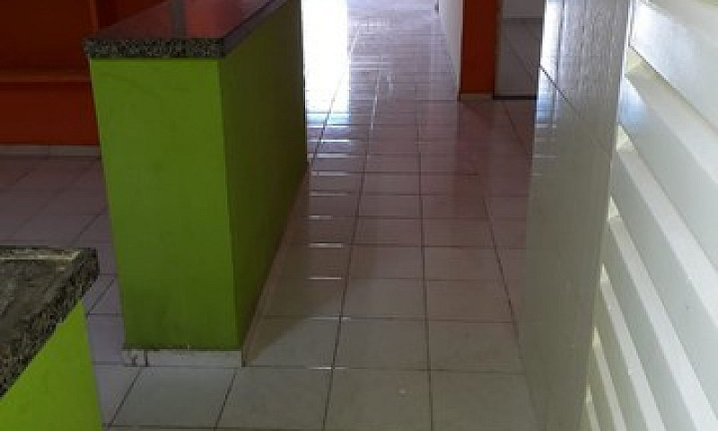 Aluga-Se Um Sobrado ...