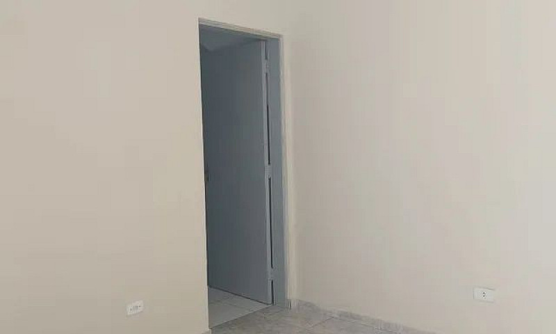 Casa Com 2 Dormitóri...