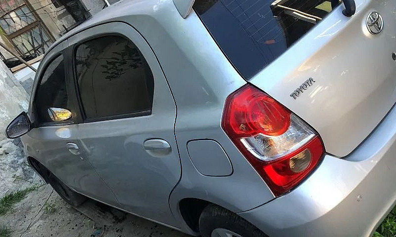 Toyota Etios Xs 1.5 ...