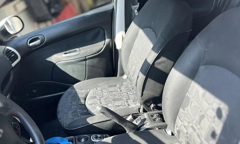 Peugeot 207 Xr Prata...