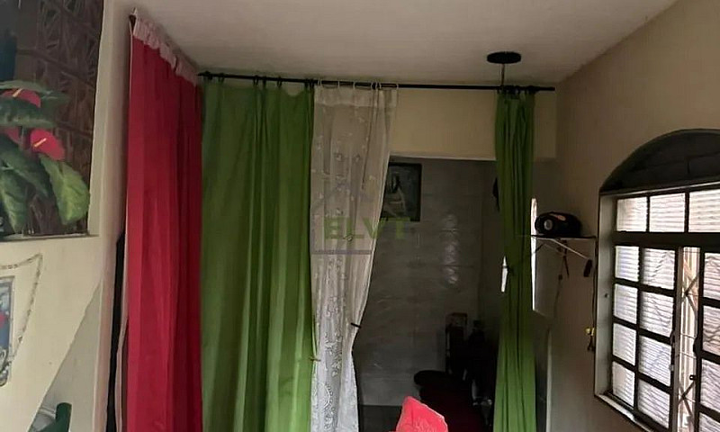 Casa À Venda No Bair...