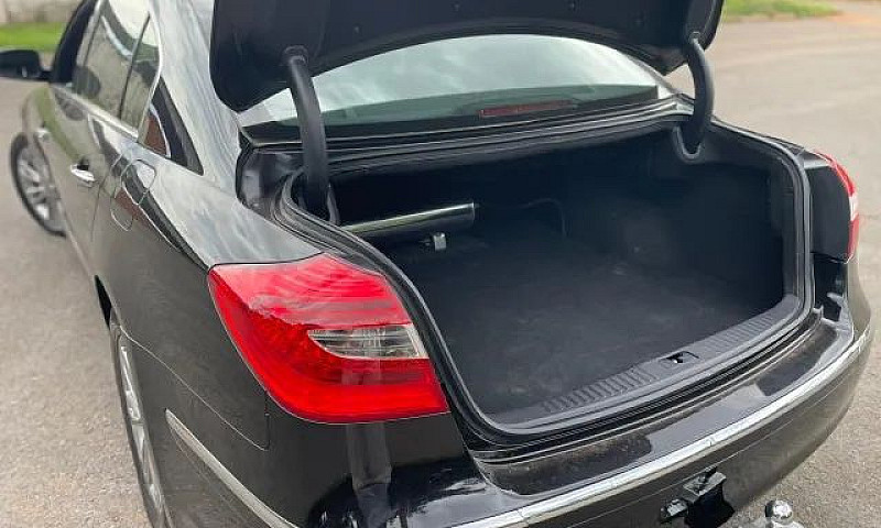 Hyundai Genesis 3.8 ...