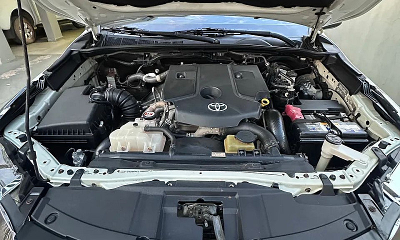 Toyota Hilux Sw4 Srx...