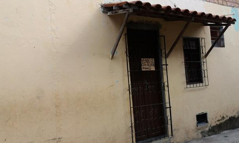 Vendo Casa Com Garag...