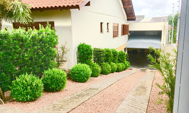Casa E Pavilhão...