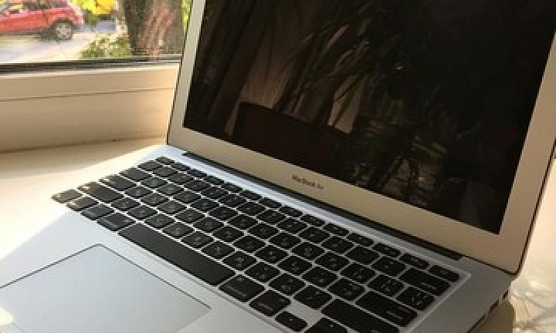 Apple Macbook Air  M...