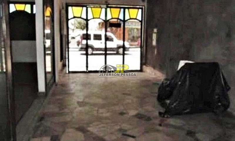 Casa Comercial De Fr...