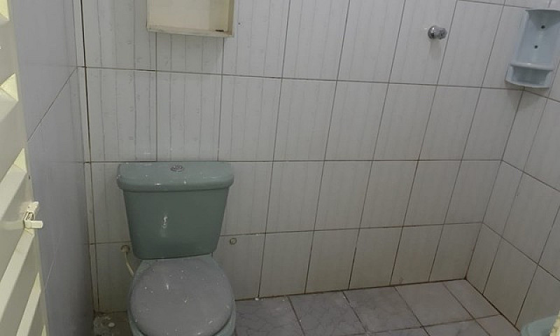 Aluga-Se Um Sobrado ...