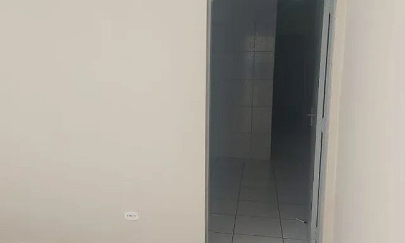Casa Com 2 Dormitóri...
