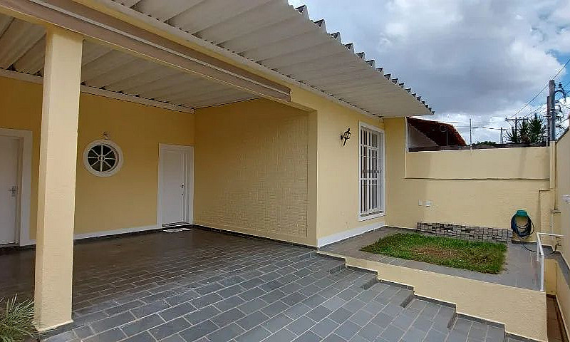 Casa 3 Dorm. Sendo 1...