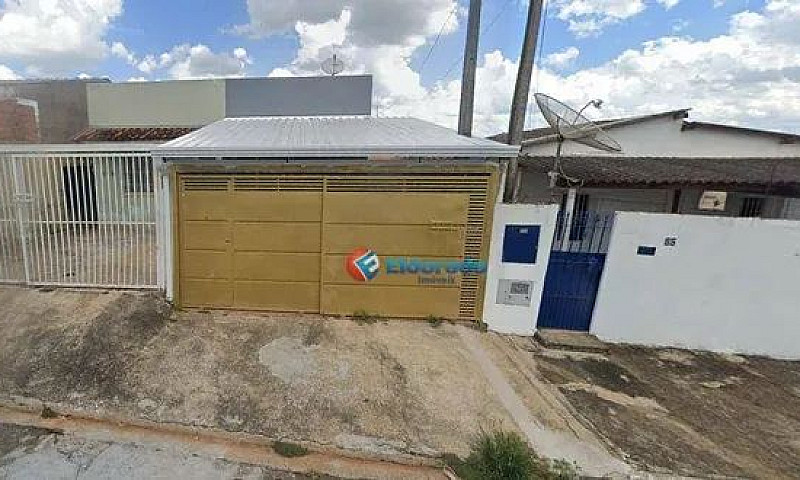 Casa Com 2 Dormitóri...