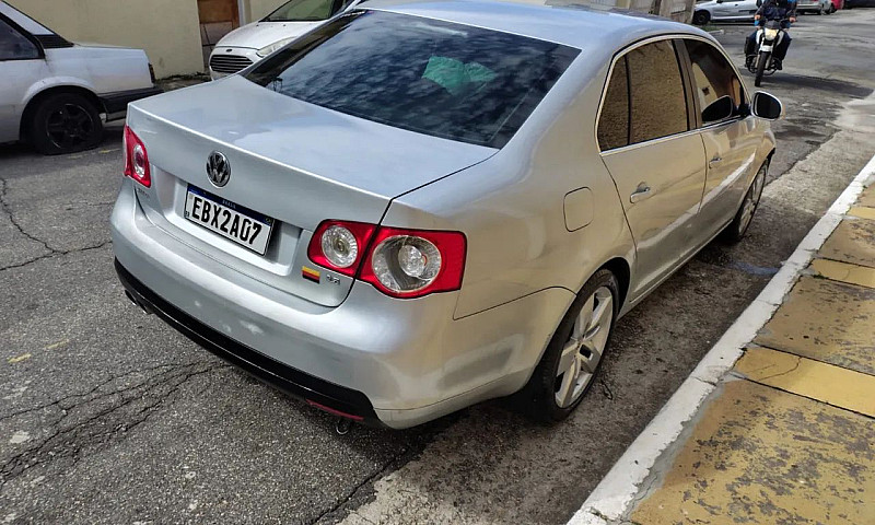 Volkswagen Jetta 2.5...