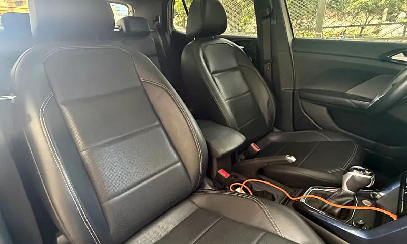 Volkswagen T-Cross C...