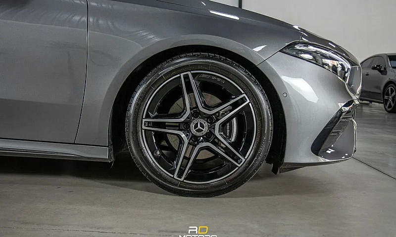 Mercedes-Benz A-200 ...