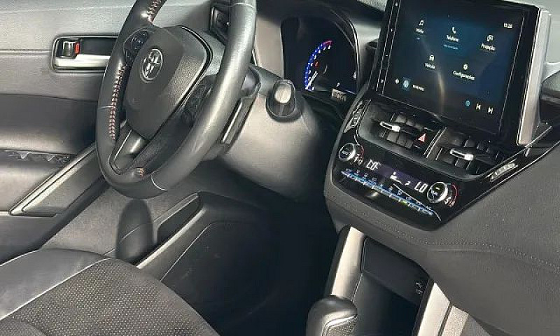 Toyota Corolla Cross...