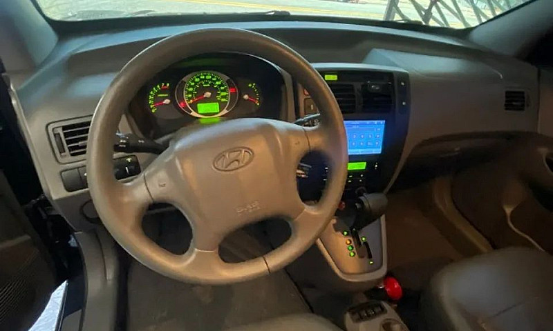 Hyundai Tucson 2.7 M...