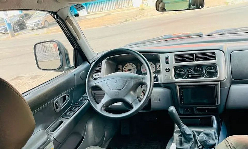 Mitsubishi Pajero Sp...
