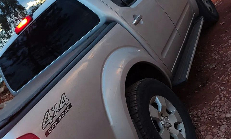 Nissan Frontier S Cd...