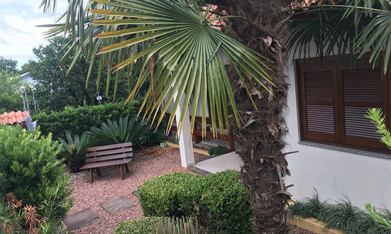 Casa E Pavilhão...