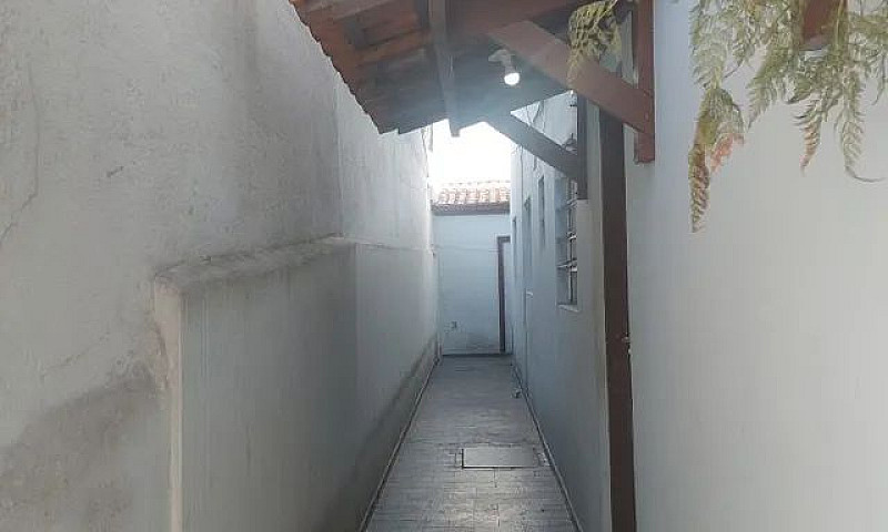 Casa Com 2 Dormitóri...