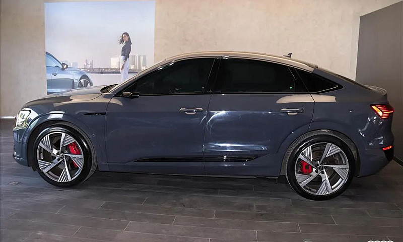 Audi E-Tron Sportb. ...