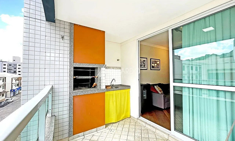 Apartamento Semimobi...