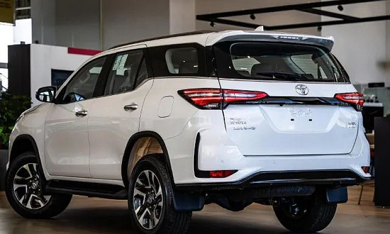Toyota Hilux Sw4 Srx...
