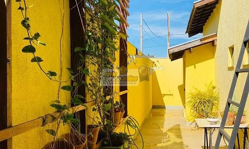 Casa Com 3 Dormitóri...