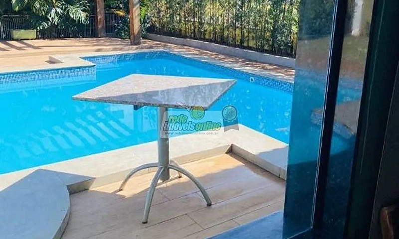 Casa Com 3 Dormitóri...