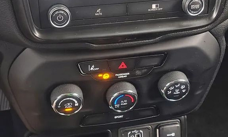 Jeep Renegade T270 1...