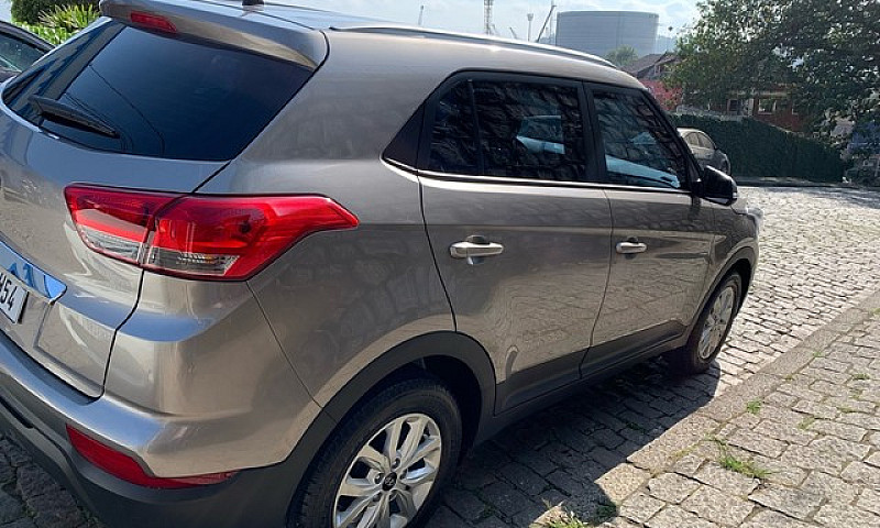 Hyundai Creta Action...