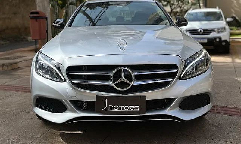 Vendo Mercedes C-180...