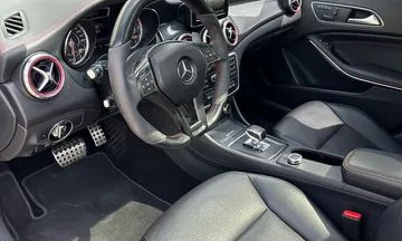 Mercedes Benz Gla 45...