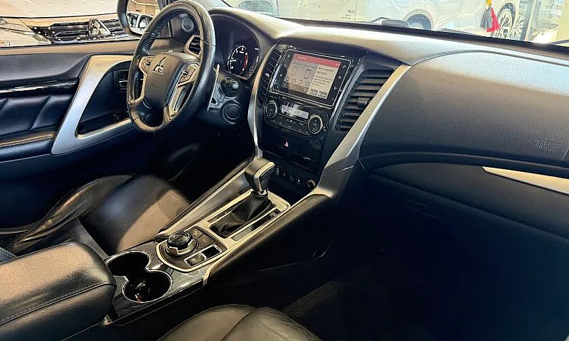 Mitsubishi Pajero Sp...