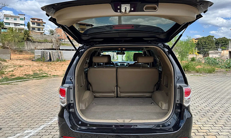 Toyota Hilux Sw4 Srv...