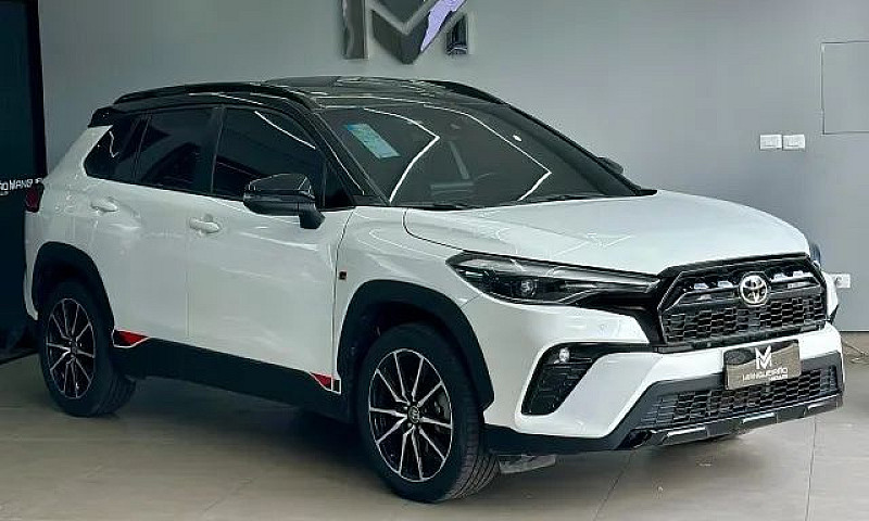 Toyota Corolla Cross...